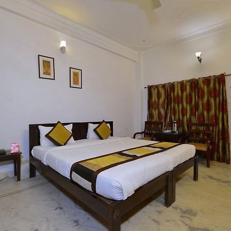 Oyo 1159 Hotel Chandra Prakash Udaipur Kültér fotó