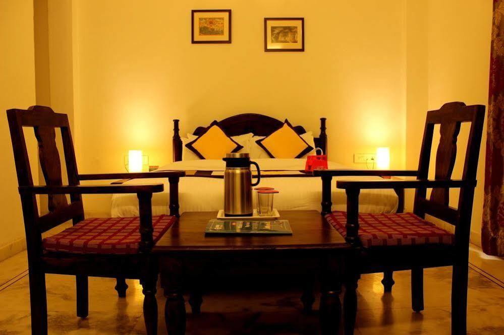 Oyo 1159 Hotel Chandra Prakash Udaipur Kültér fotó